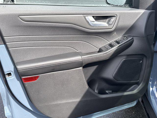 new 2025 Ford Escape PHEV car, priced at $36,612