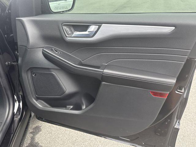new 2025 Ford Escape PHEV car, priced at $40,721