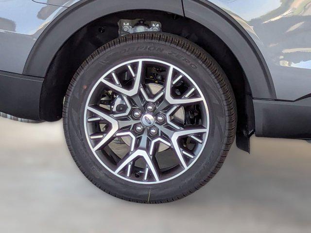 new 2025 Ford Explorer car, priced at $55,961