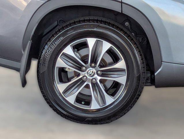 used 2021 Toyota Highlander car, priced at $26,996