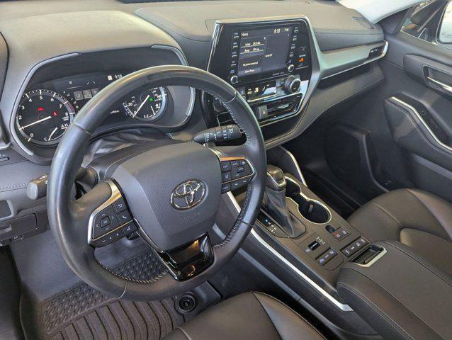 used 2021 Toyota Highlander car, priced at $26,996
