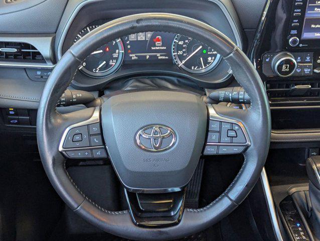 used 2021 Toyota Highlander car, priced at $26,996