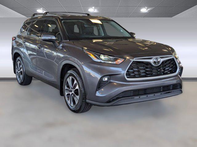 used 2021 Toyota Highlander car, priced at $26,996