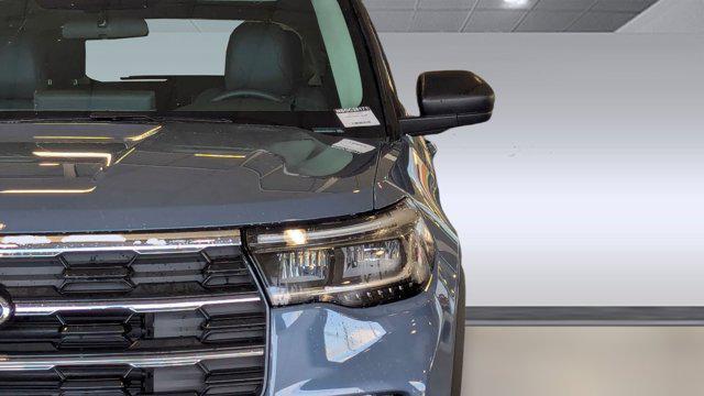 new 2025 Ford Explorer car, priced at $40,682