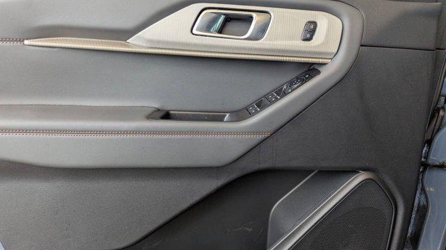 new 2025 Ford Explorer car, priced at $40,682