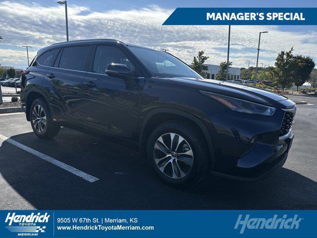 used 2025 Toyota Highlander car, priced at $48,314