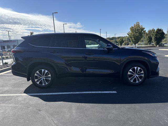 used 2025 Toyota Highlander car, priced at $45,821