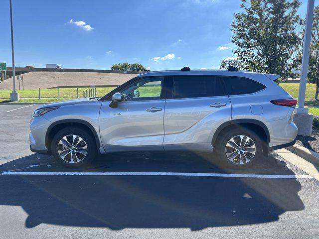 used 2020 Toyota Highlander Hybrid car, priced at $36,216
