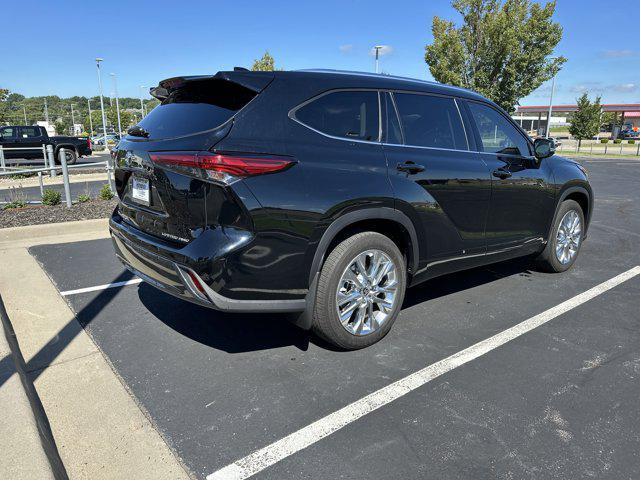 used 2020 Toyota Highlander car, priced at $31,907