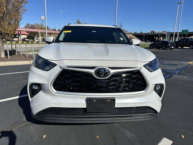 used 2022 Toyota Highlander car, priced at $39,991