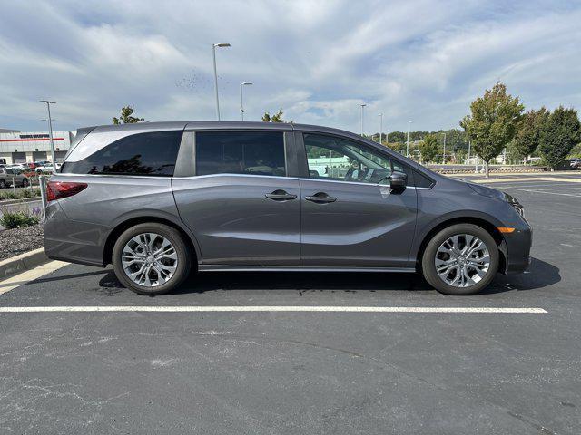 used 2025 Honda Odyssey car, priced at $47,076