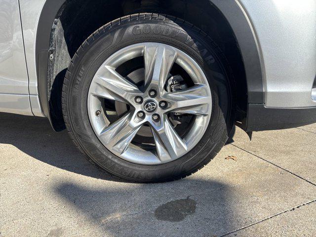 used 2019 Toyota Highlander car, priced at $33,292