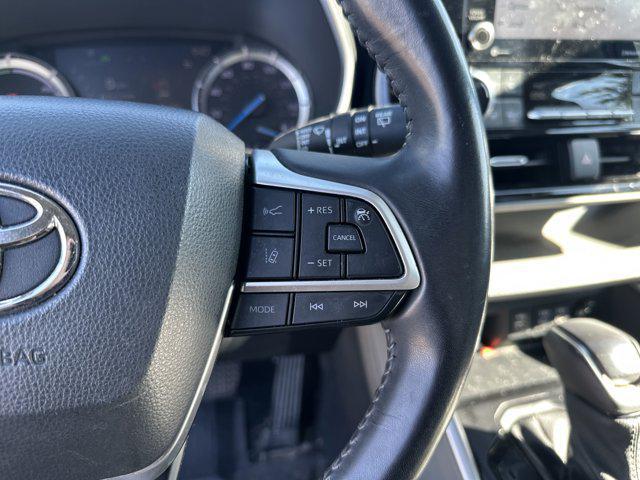 used 2022 Toyota Highlander Hybrid car, priced at $40,044
