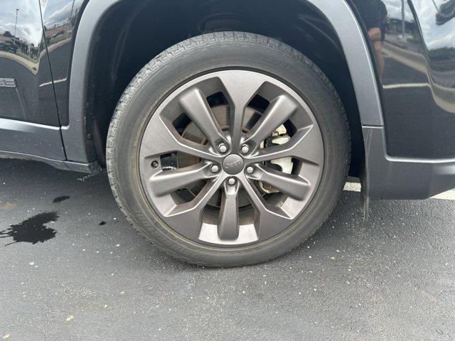 used 2021 Jeep Cherokee car, priced at $23,169
