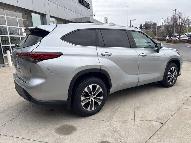 used 2023 Toyota Highlander car, priced at $41,599