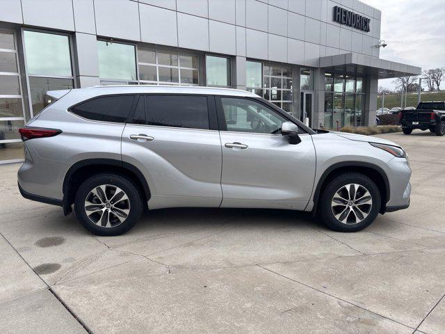 used 2023 Toyota Highlander car, priced at $41,599