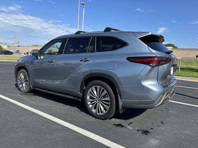 used 2022 Toyota Highlander Hybrid car, priced at $38,994