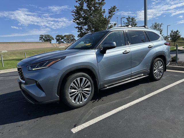 used 2022 Toyota Highlander Hybrid car, priced at $38,994
