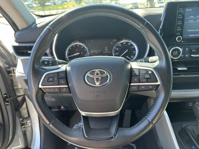 used 2022 Toyota Highlander car, priced at $34,881