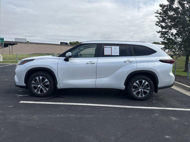used 2025 Toyota Highlander car, priced at $44,696
