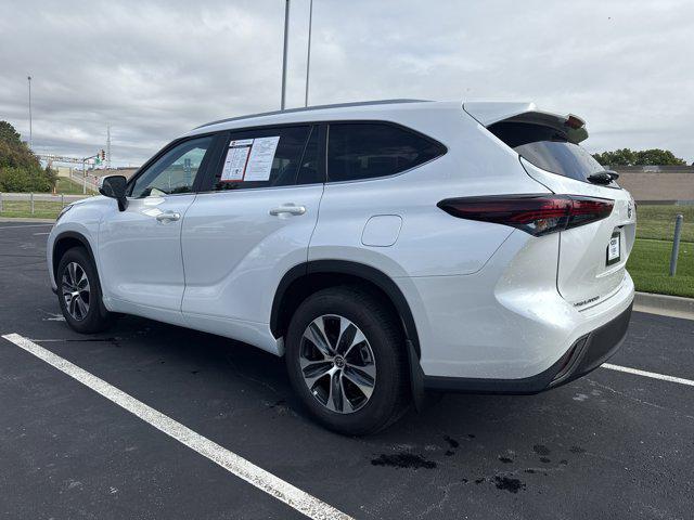used 2025 Toyota Highlander car, priced at $44,696