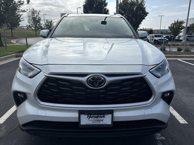 used 2025 Toyota Highlander car, priced at $44,696