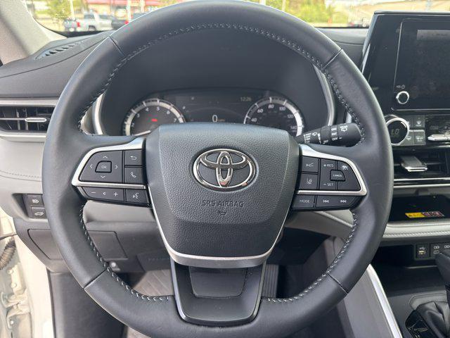 used 2025 Toyota Highlander car, priced at $44,696