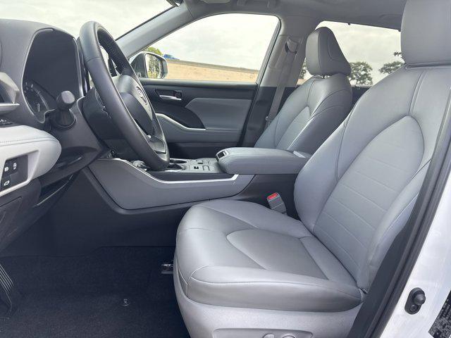 used 2025 Toyota Highlander car, priced at $44,696