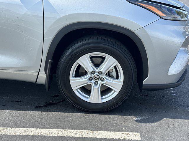 used 2024 Toyota Highlander car, priced at $36,246