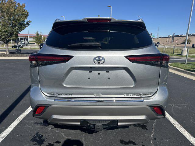 used 2022 Toyota Highlander car, priced at $41,144