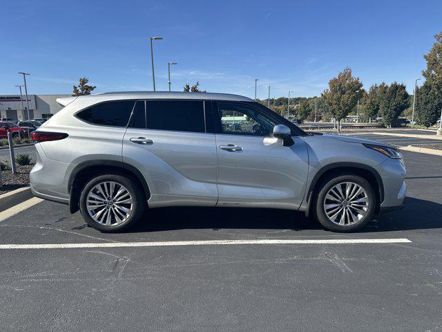 used 2022 Toyota Highlander car, priced at $41,144