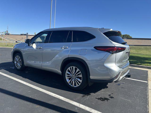 used 2022 Toyota Highlander car, priced at $41,144