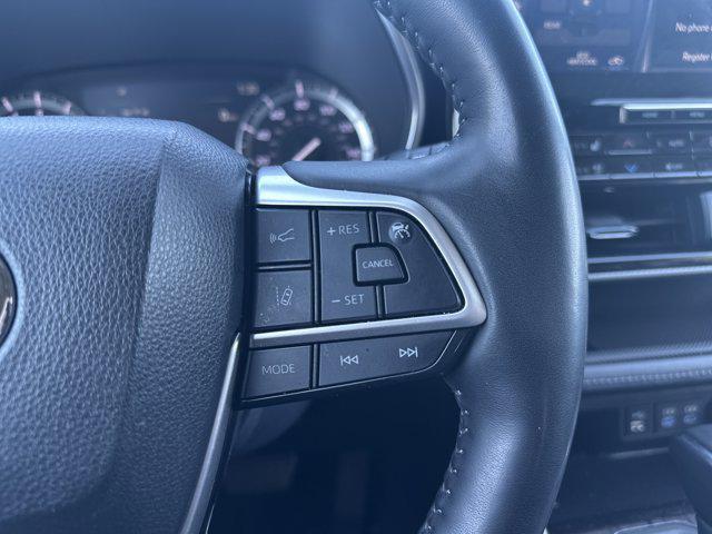 used 2022 Toyota Highlander car, priced at $41,144