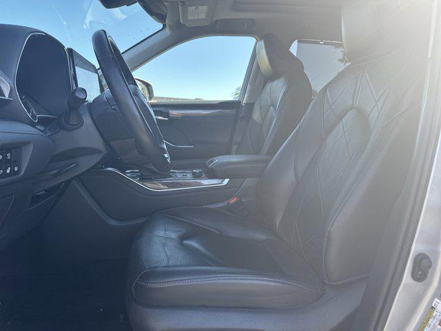 used 2022 Toyota Highlander car, priced at $41,144