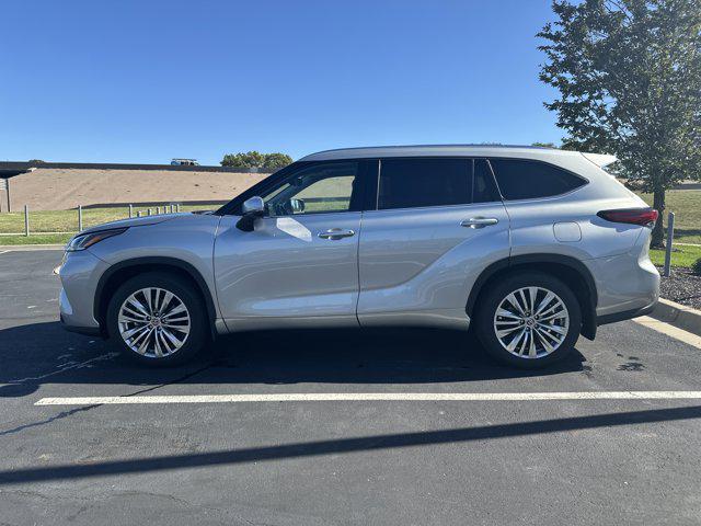 used 2022 Toyota Highlander car, priced at $41,144