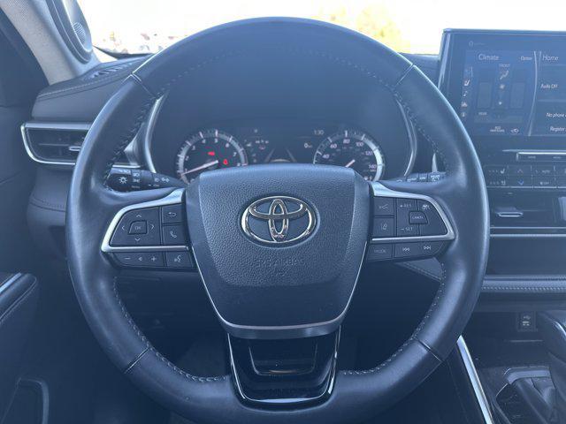 used 2022 Toyota Highlander car, priced at $41,144
