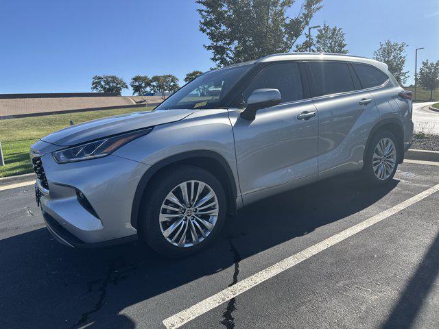 used 2022 Toyota Highlander car, priced at $41,144
