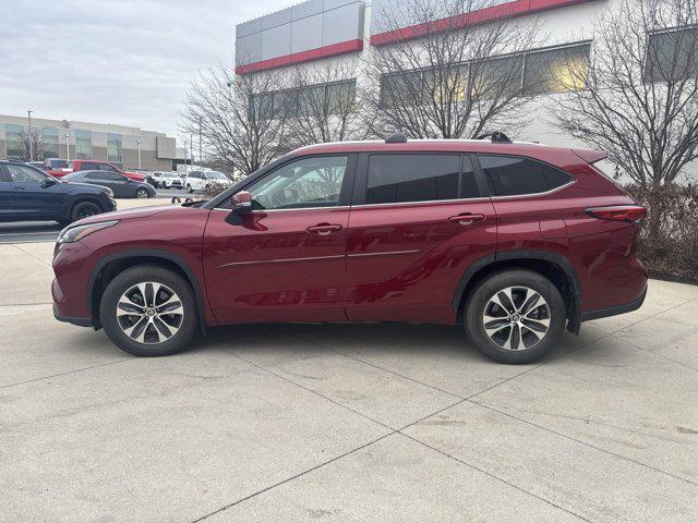 used 2023 Toyota Highlander car, priced at $40,991