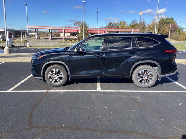 used 2021 Toyota Highlander car, priced at $35,991