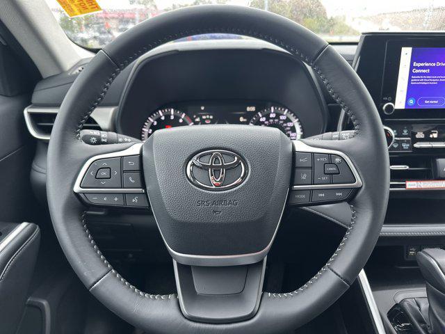 used 2025 Toyota Highlander car, priced at $42,748