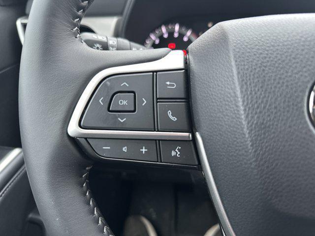 used 2025 Toyota Highlander car, priced at $42,748