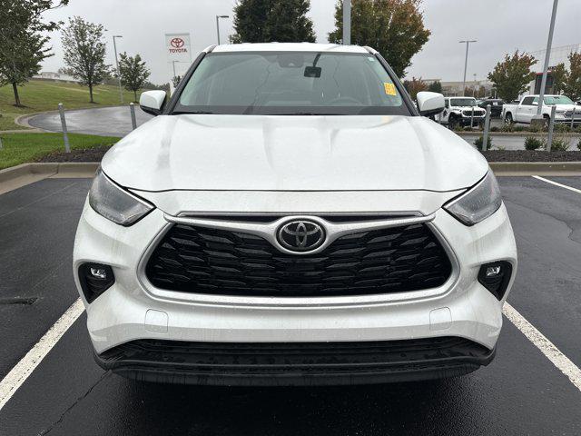 used 2025 Toyota Highlander car, priced at $42,748