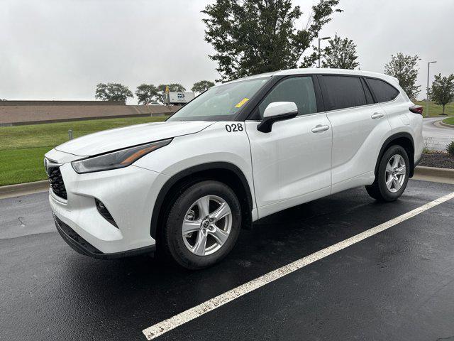 used 2025 Toyota Highlander car, priced at $42,748