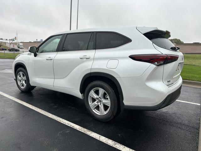 used 2025 Toyota Highlander car, priced at $42,748