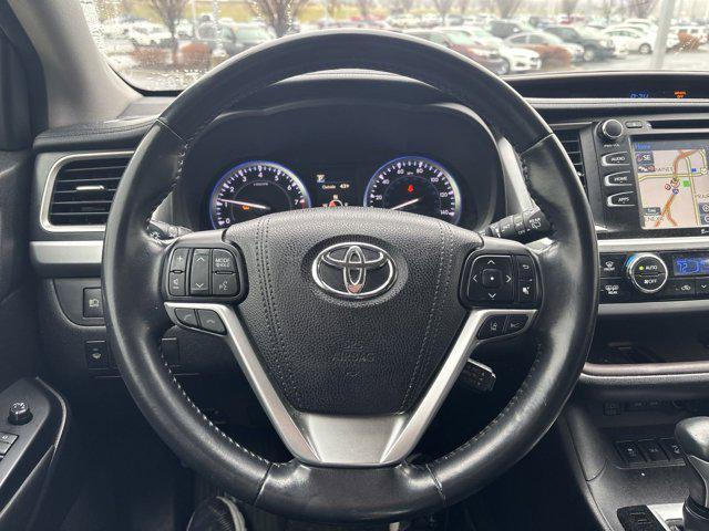 used 2018 Toyota Highlander car, priced at $26,799