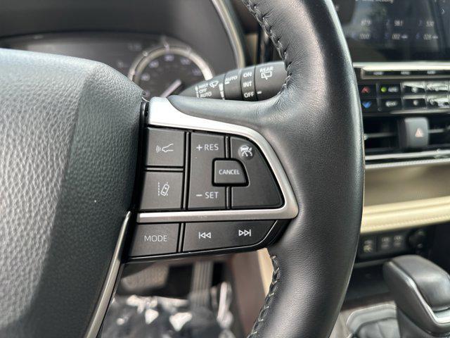 used 2022 Toyota Highlander car, priced at $41,470