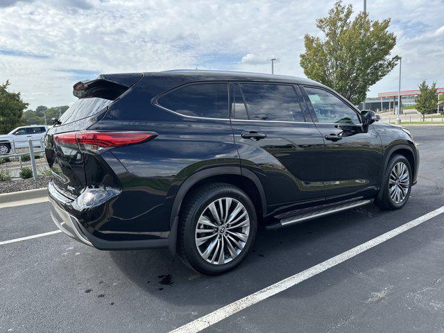 used 2022 Toyota Highlander car, priced at $37,686