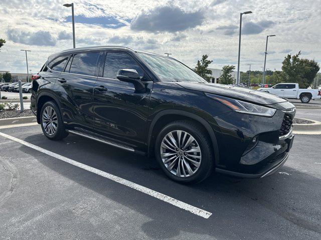 used 2022 Toyota Highlander car, priced at $37,686