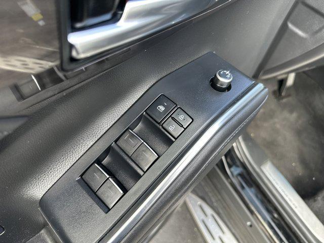 used 2022 Toyota Highlander car, priced at $37,686