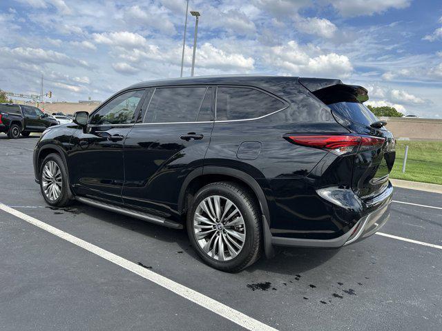 used 2022 Toyota Highlander car, priced at $37,686